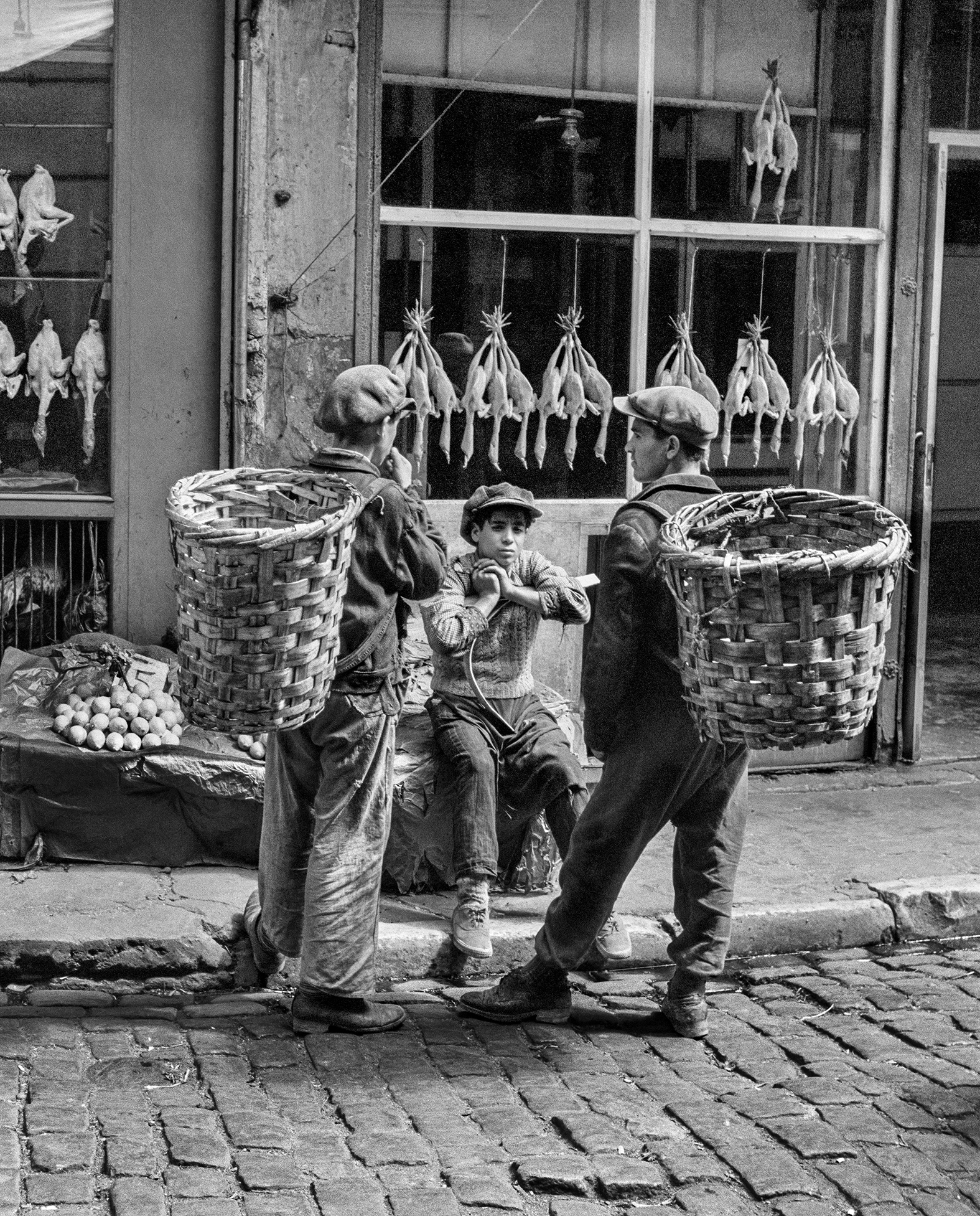 Ara Güler - Beyoğlu, Isztambul, 1954 © Ara Güler Museum | Ara Güler - Beyoğlu, Istanbul, 1954 © Ara Güler Museum