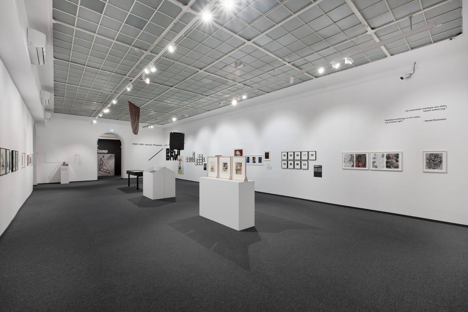 photobrut enterior 24