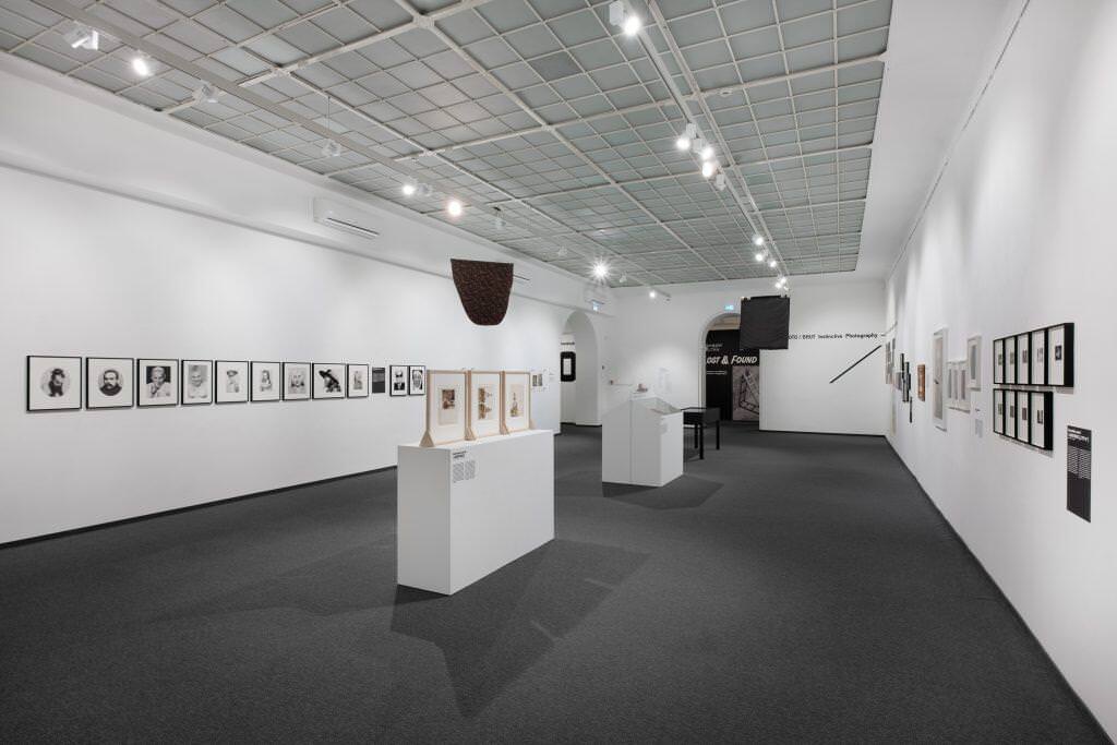 photobrut enterior 25